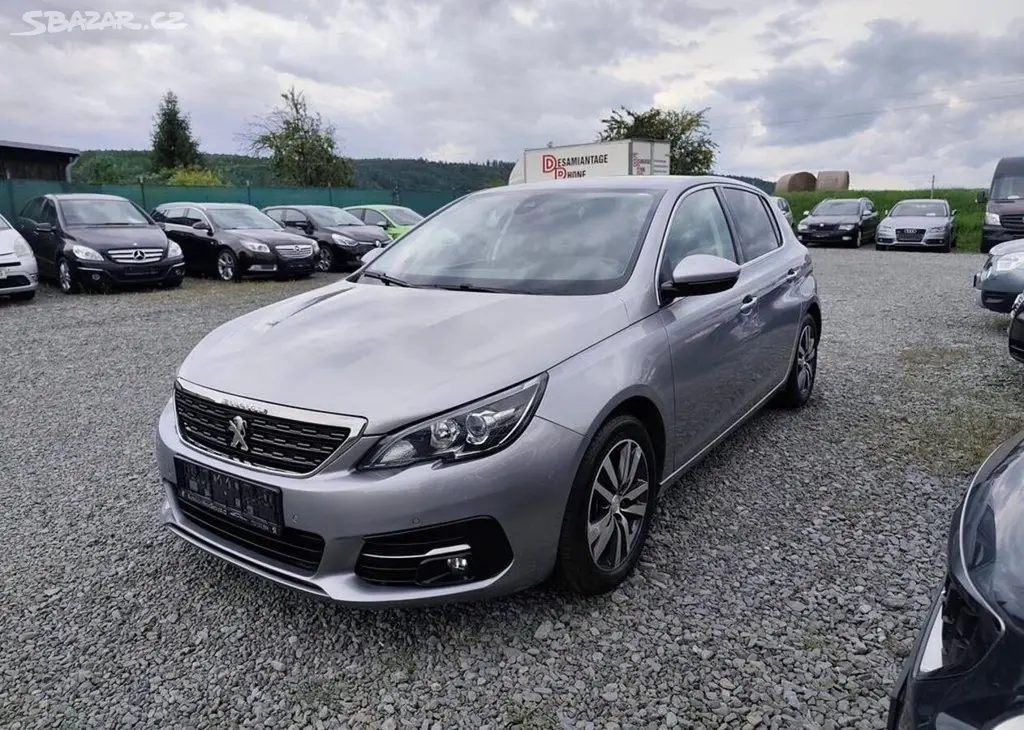 Peugeot 308 1.2 PT 96 Kw, AT, Navi benzín